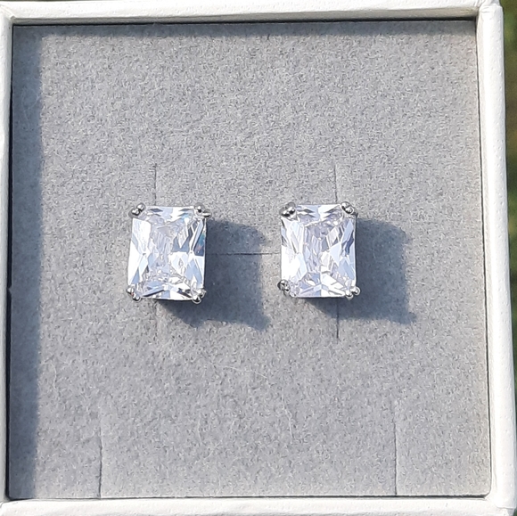 7.58ctw Emerald Cut Diamond Stud Earrings NEW - Picture 8 of 9